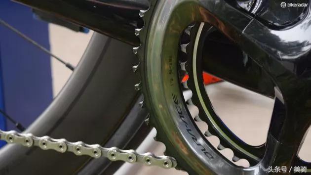 器材盛宴环英国上的车手战车