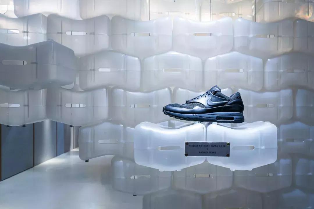 他设计了一堆“垃圾”,却让全世界拍手叫好