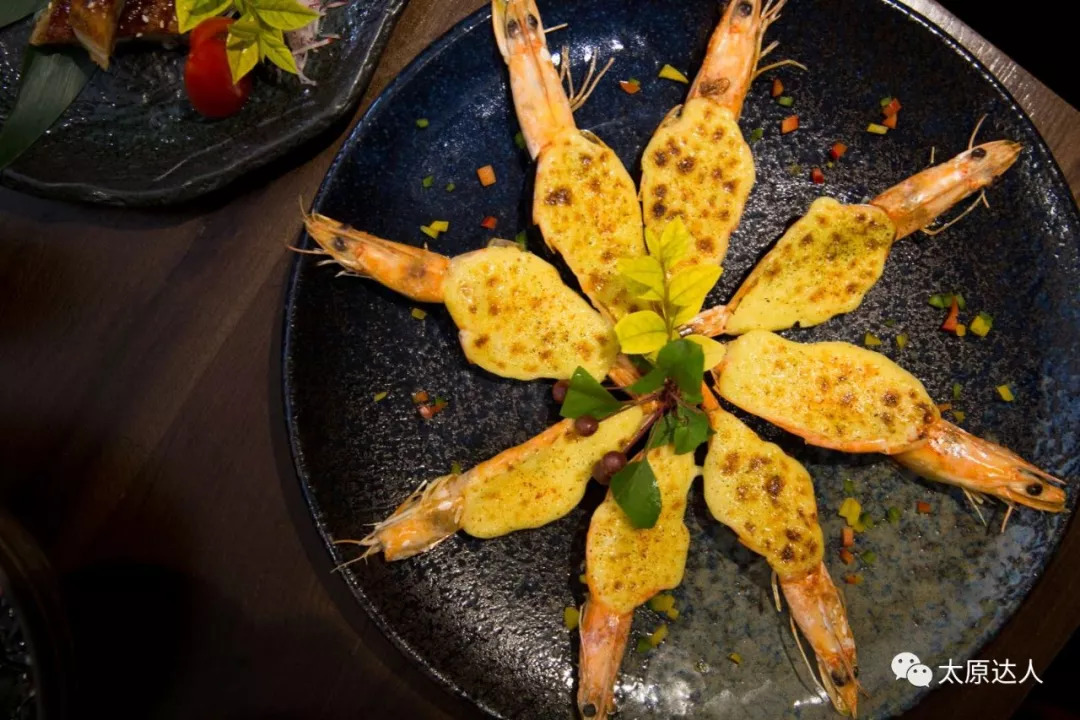 7折！开在美术馆里的大师级日料！100+种菜品无限畅吃~