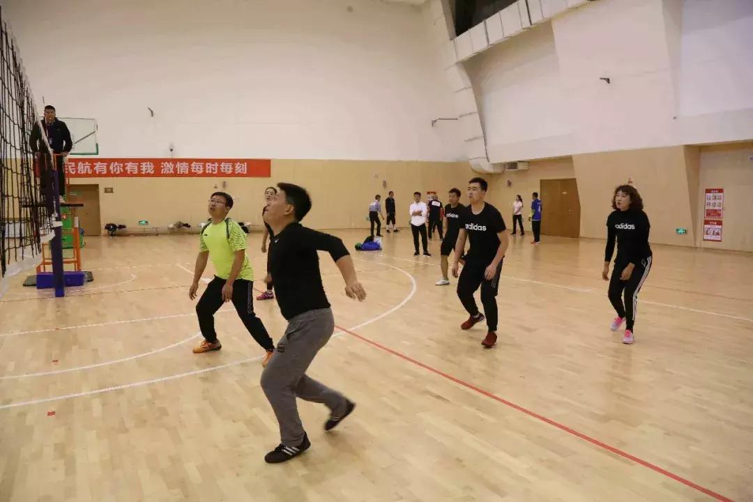 别Young激情，花Young来袭！今天市直机关职工运动会开幕，现场很燃～