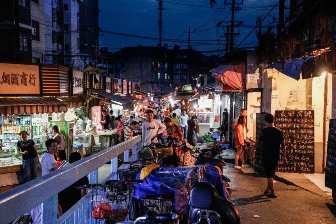 南京的夜晚真实图片,2005年的南京街头真实影像