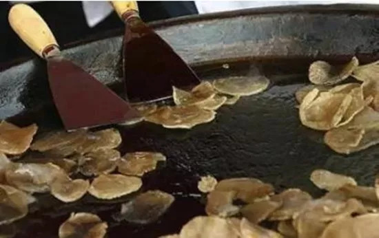 今儿咱们聊聊外焦里嫩的“油煎灌肠”