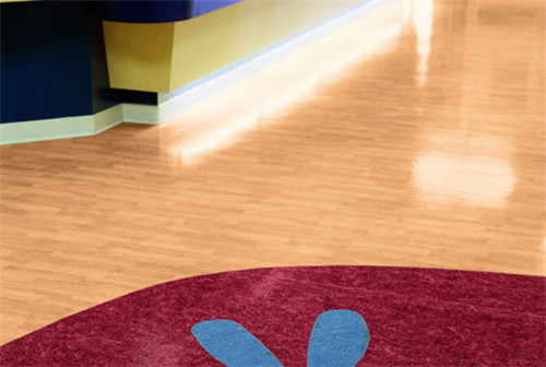 pvc卷材地板与pvc塑胶地板哪个好,pvc地板和复合pvc地板区别