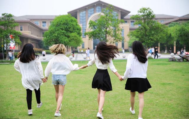 宿舍和室友吵架怎么处理,宿舍室友吵架怎么解决