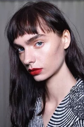 秋冬最好看的酒红色口红,不掉色不沾杯口红持久保湿显白