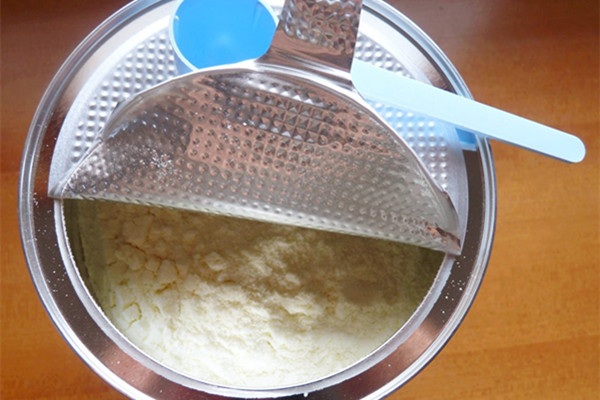 怎么给母乳不足的宝宝选奶粉,母乳不足怎么喂配方奶