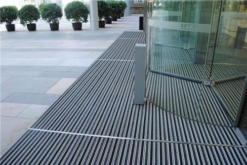 卫生间门口地垫耐磨耐用,家里的各个地方都可以用这款地垫