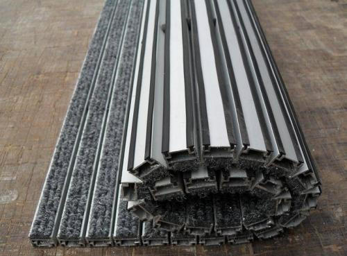 卫生间门口地垫耐磨耐用,家里的各个地方都可以用这款地垫