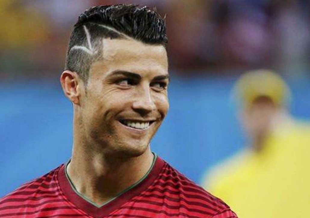 梅西和c罗踢球会擦出怎样的火花,梅西和c罗被人们尊称为什么