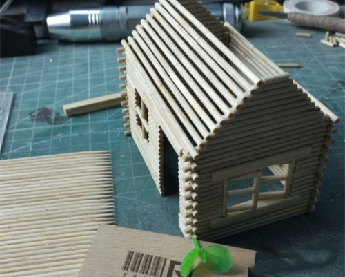 用牙签制作精美小木屋的视频,如何用牙签做成小木屋教程