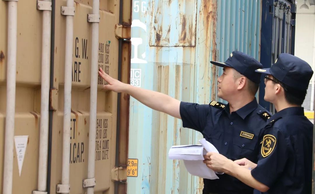 非洲猪瘟丨这个省境内连报8起……海关采取这样一些最严格的口岸防控措施