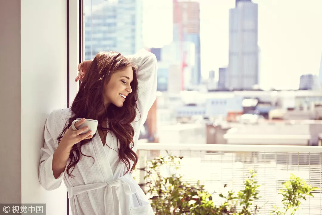 头发怎么洗越洗越黑呀,正确的洗头方法预防脱发