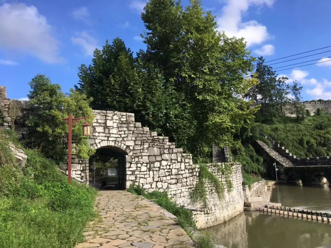 收藏｜这份国庆游玩攻略，助你玩转黔南！