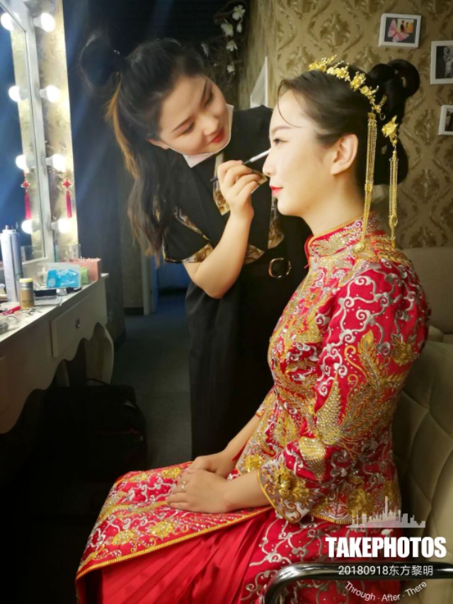 第146篇，情侣归来舷窗彩云亚美岸，牵手保利翘首中秋月儿圆