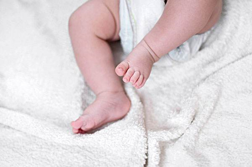 宝妈的疏忽害了孩子,怎么预防宝宝出现不正常的腿型