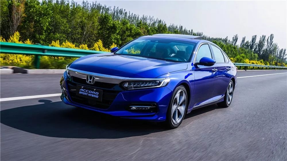 日产轩逸经典1.6自动挡落地价格,2022款日产轩逸经典豪华版配置