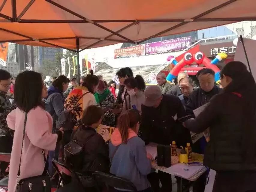 重磅消息！这个周末来光明广场转“惠民房车节”，有一大批特价房和优惠车！