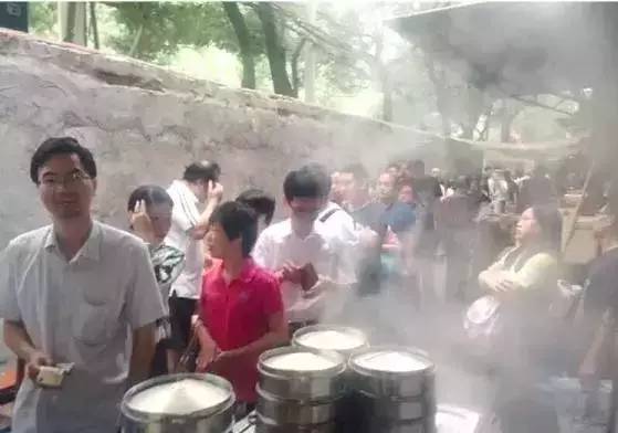 探店老字号包子店,深藏街巷29年的老牌包子