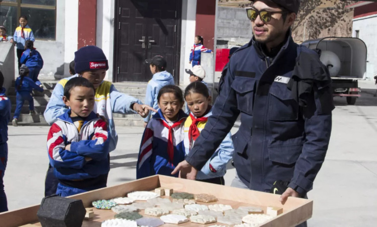 这位设计师的脑洞也是真够逆天的,这位设计师太有才了