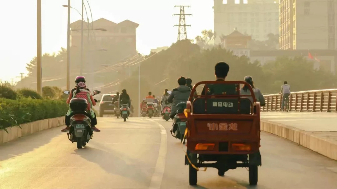 月薪5000在南宁能过什么样的生活,在南宁月入20万的生活