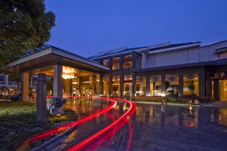 迪拜帆船酒店全球唯一七星级酒店,迪拜帆船酒店室内设计是谁