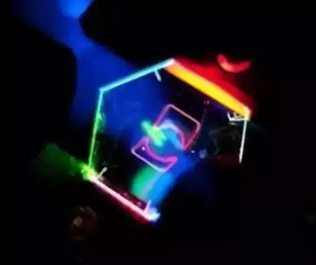 带你一起领略裸眼3d的巨幕电影,高清逼真震撼裸眼3d