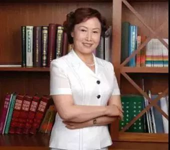 探班上海海事大学《商务礼仪》课：有“礼”走遍天下