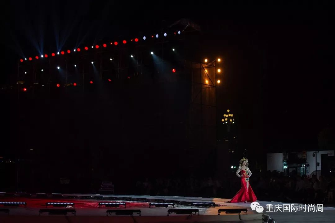 蔡美月2018纽约时装周,蔡美月时装秀