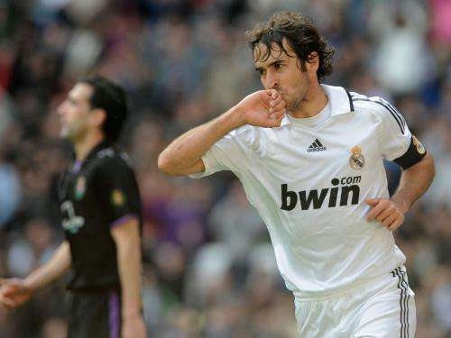 世界冠军劳尔,劳尔为什么进不了西班牙国家队