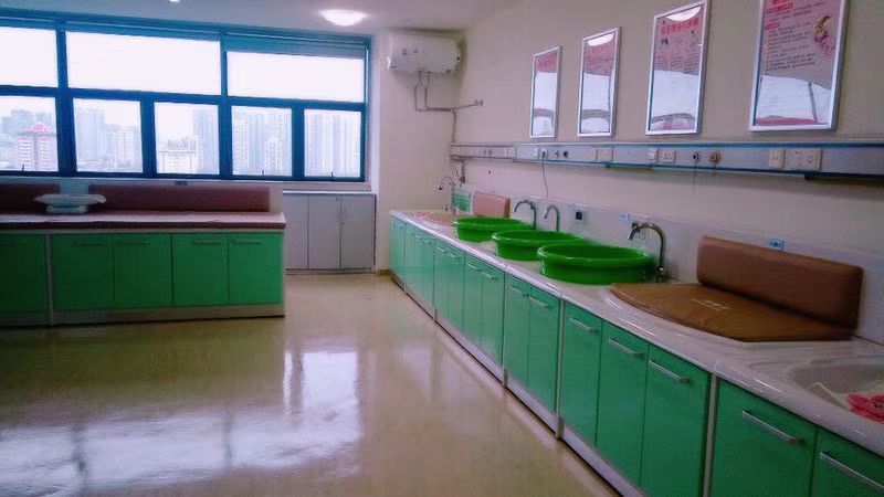 产科新病房迎来首个新生宝宝,妇产科首例宝宝诞生