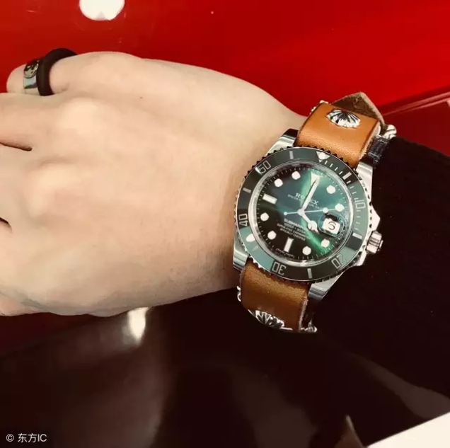 复刻表的金色是什么材质,复刻表会用蓝宝石玻璃镜面吗