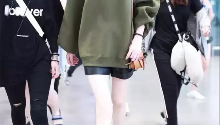 皮裤很土吗,皮裤特别土还显老