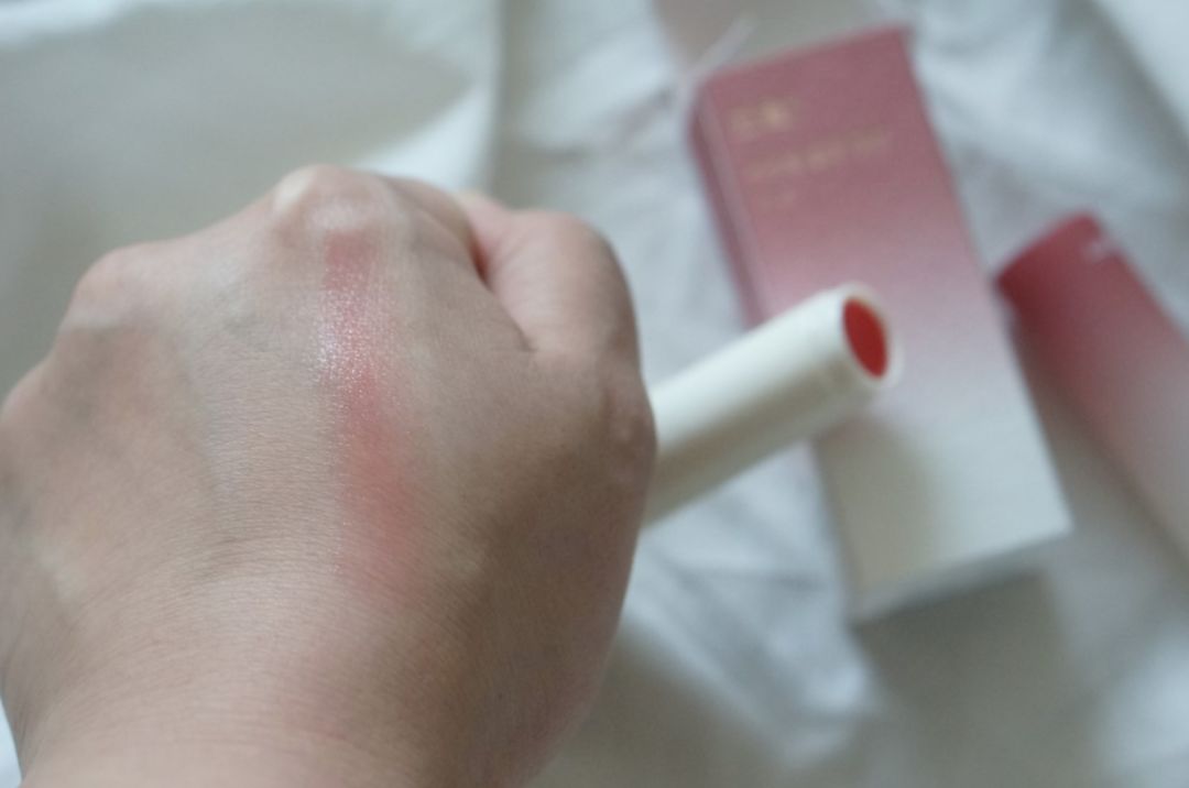 口碑爆表的12款秋冬润唇膏，不买你的嘴会不答应！