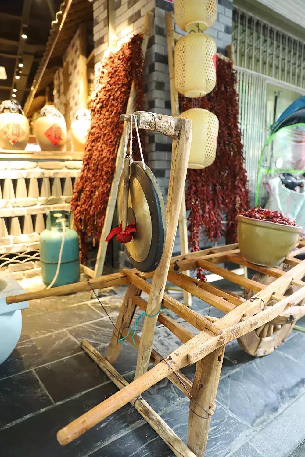 春熙路附近藏了个美食“小乐山”，人均30吃到撑！