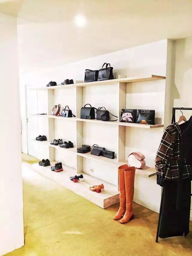 巴黎时装周blackpink高跟鞋,2020秋冬高跟鞋时装周