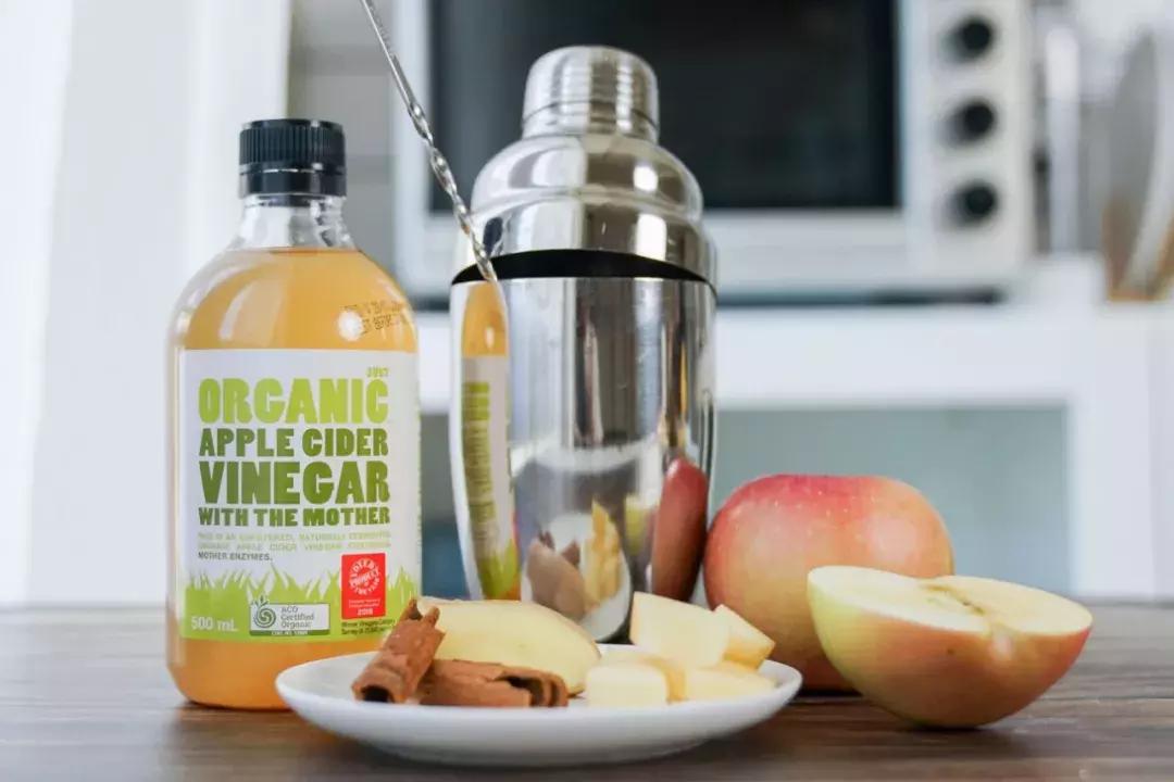 工作累了喝一杯小酒,上班这么辛苦还要回家做饭