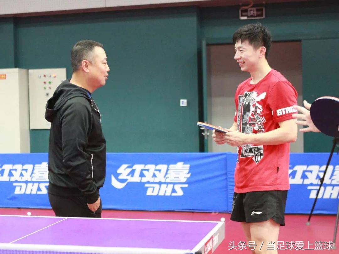 刘国梁感动球迷视频,刘国梁感动弟子