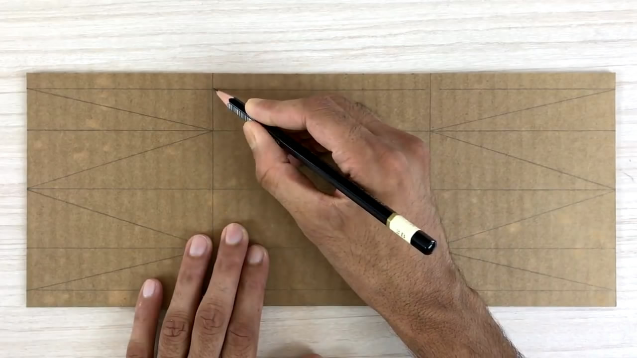 用纸板制作杭州西湖的观光船,纸质运河船模型手工制作