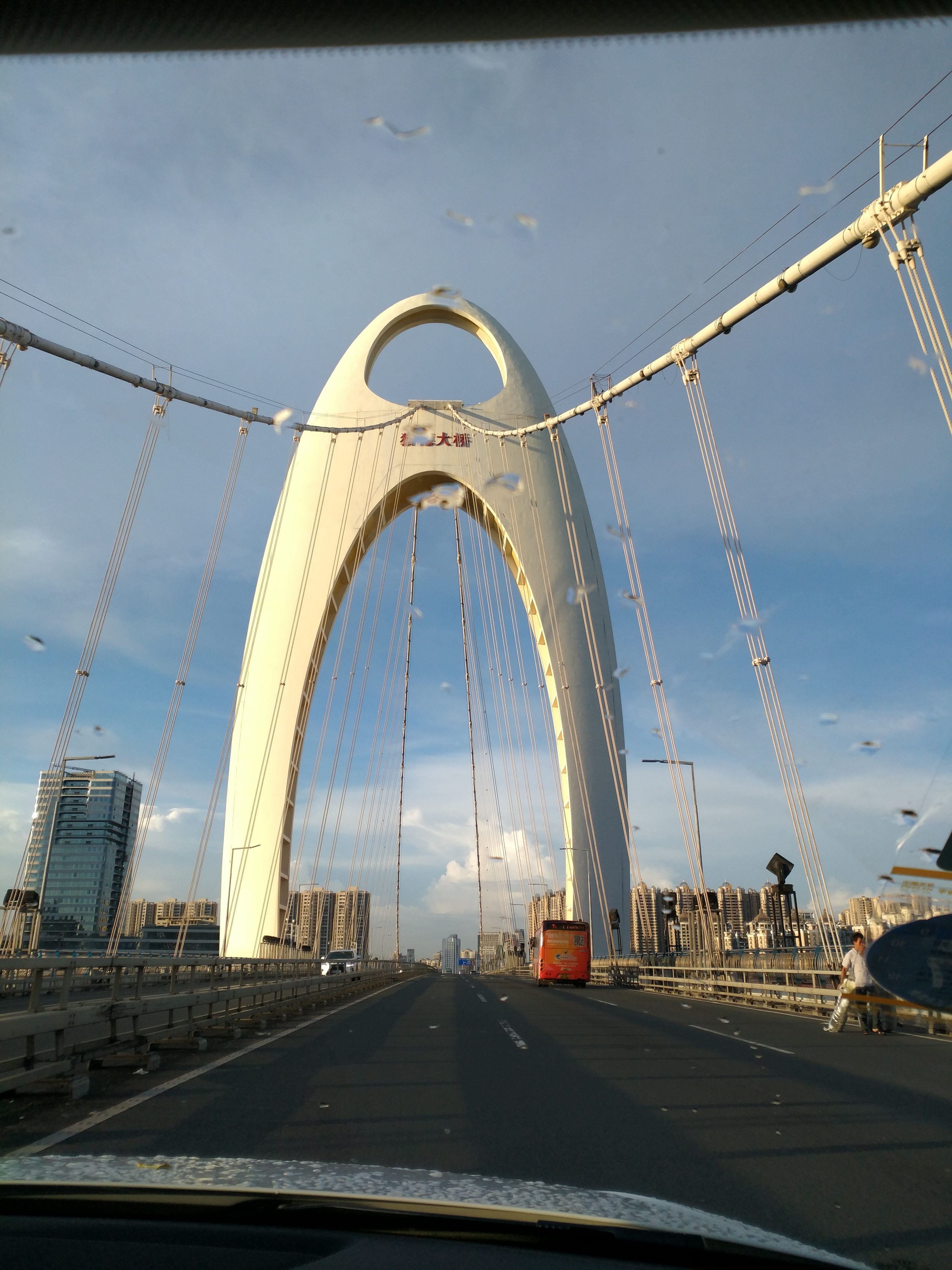 租车自驾多少钱一天,云南5天游租车划算吗