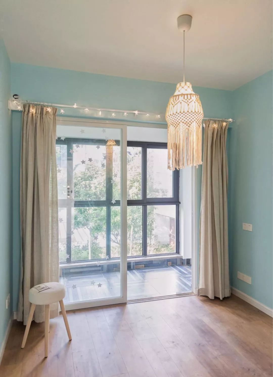 卧室装修窗户怎么装,客厅与卧室之间的窗户怎么装修