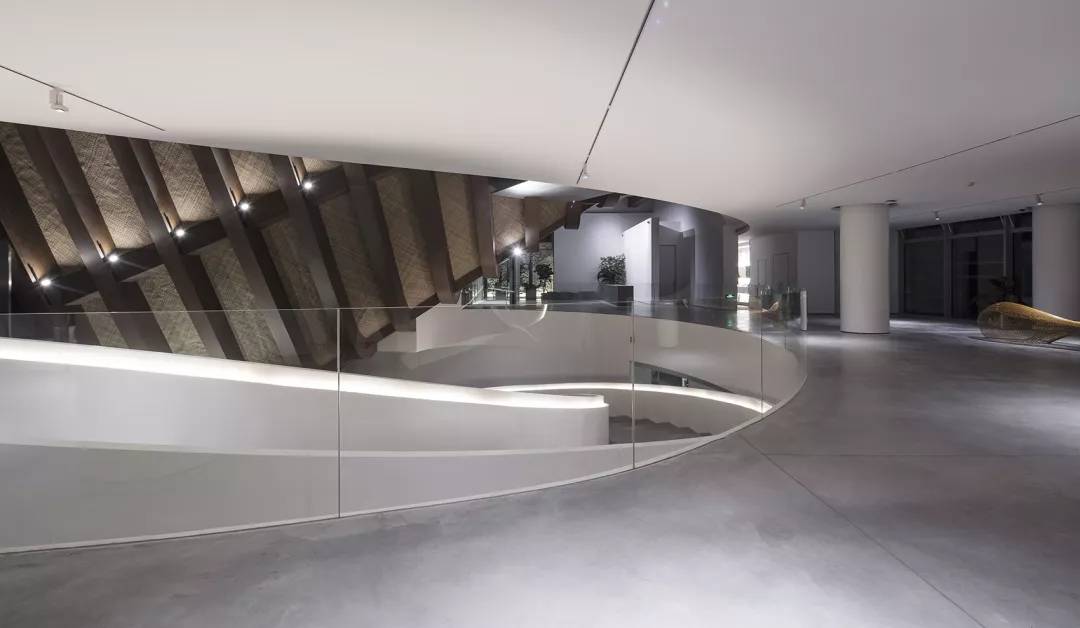 凤凰谷景区山顶风景,凤凰谷山顶艺术馆参观心得感悟