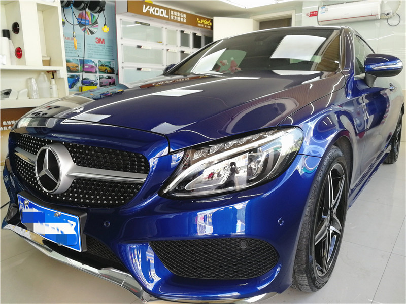 11款奔驰c200有镀膜玻璃吗,奔驰c200电镀蓝银金车膜