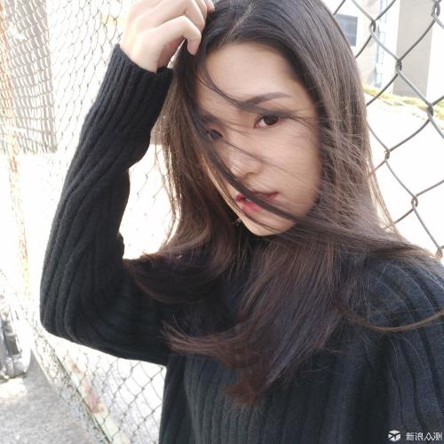 一招解决头皮屑的小妙招,解决头皮屑过多的小技巧