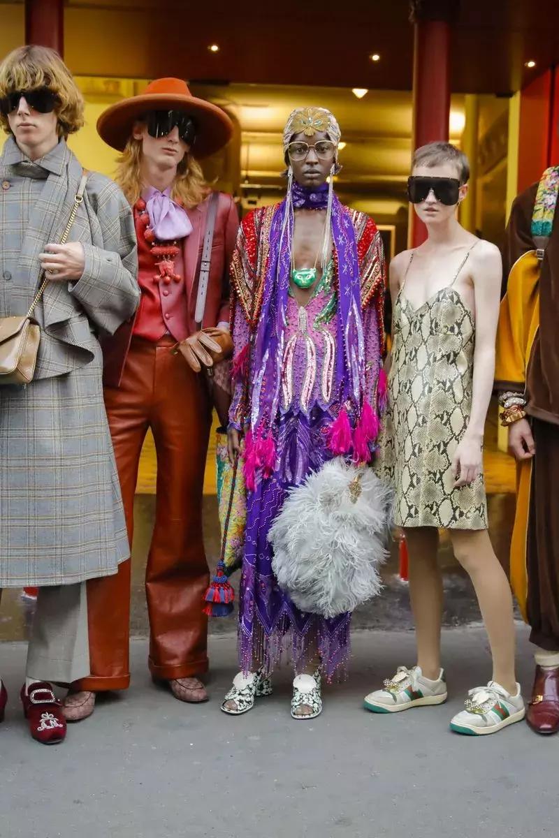 戚薇霸气走秀,唐嫣戚薇机场街拍大全