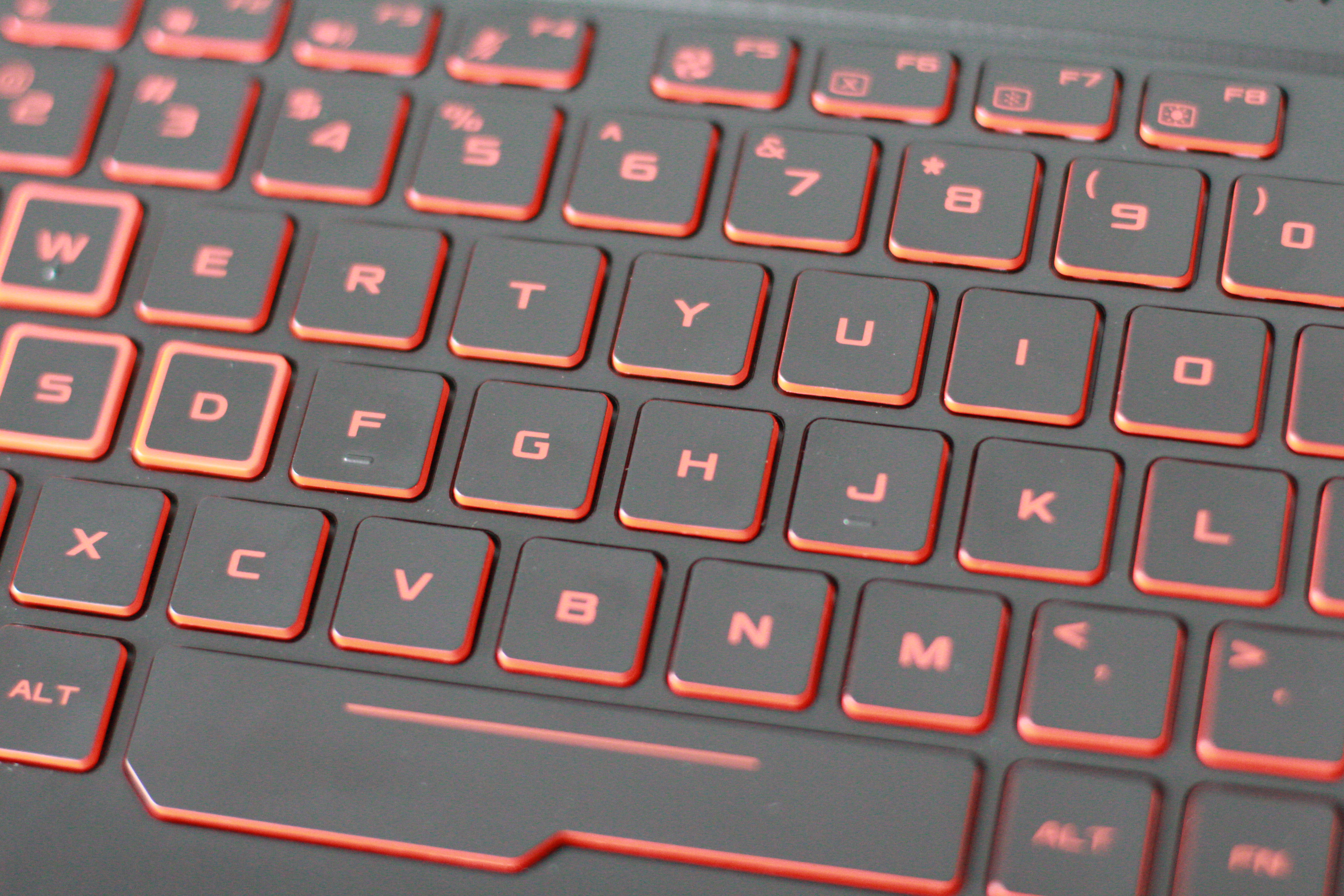 华硕飞行堡垒六电竞金属怎么样,华硕飞行堡垒6金属电竞版