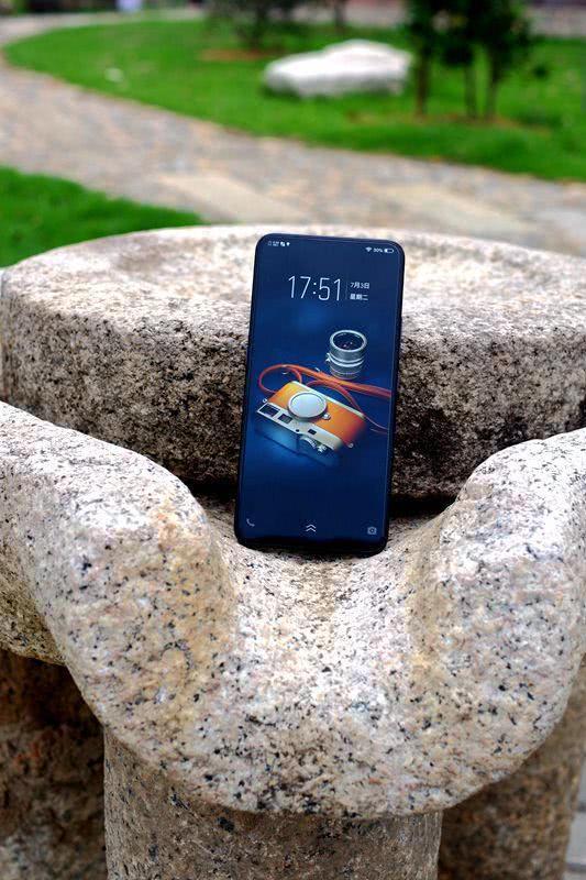 vivonex旗舰版竖屏变横屏,vivonex3s突破熄屏开不了机