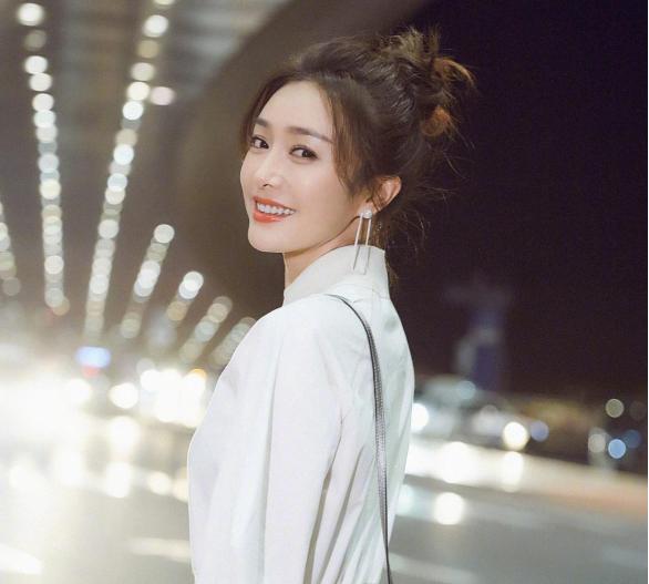 秦岚素裸妆,秦岚的护肤