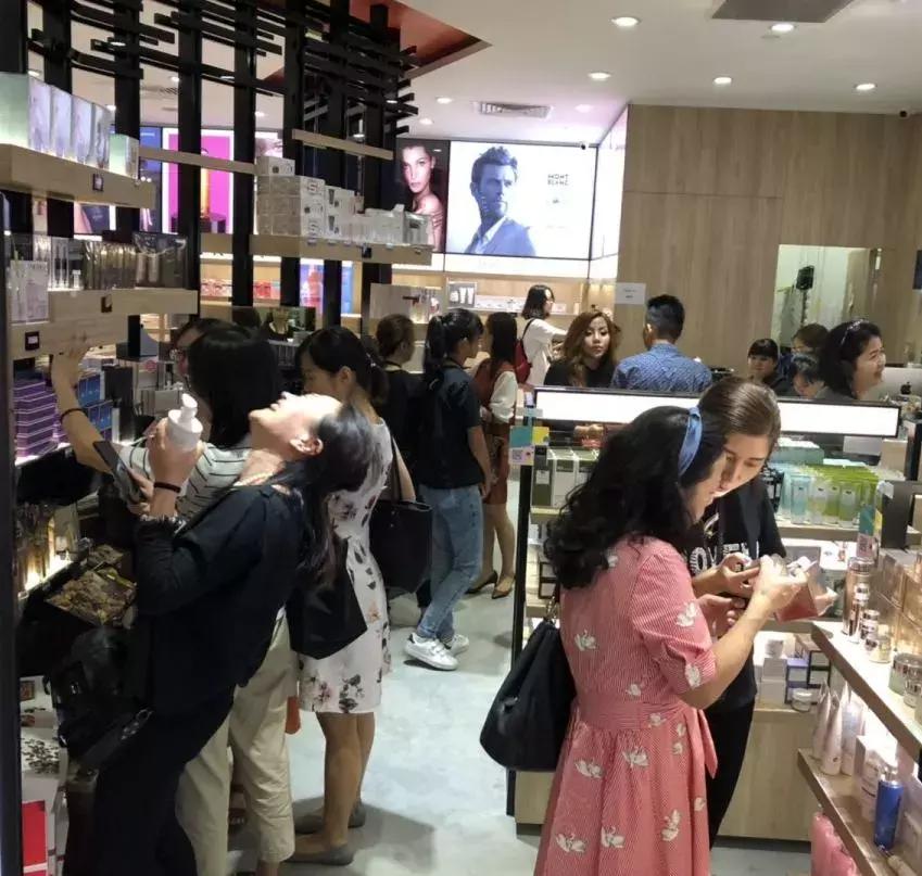 新加坡这家店怎么可以这样对待会员?宠炸天