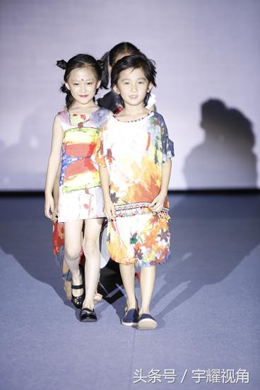 岑岺芩——服装首秀，为自闭症儿童公益事业助力