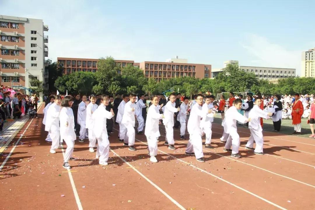 巧绘世界缩影，畅舞运动激情，科中第十届体育文化节盛大开幕